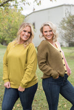 Load image into Gallery viewer, Make it Right Pullover in Olive Mustard
