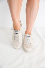 Load image into Gallery viewer, Amber Sneakers in Beige
