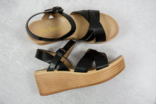 Load image into Gallery viewer, Adley Wedges in Black
