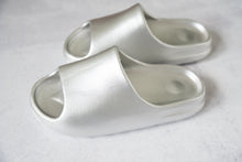 Load image into Gallery viewer, Everyday Sandals in Silver
