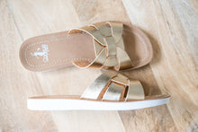 Load image into Gallery viewer, Rouge Sandals in Gold Metallic
