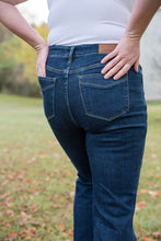 Load image into Gallery viewer, Here My Love Judy Blue Tummy Control Straight Leg Jeans
