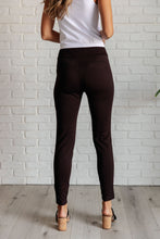 Load image into Gallery viewer, Magic Skinny 28&quot; Pants in Chocolate
