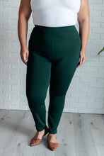 Load image into Gallery viewer, Magic Skinny 28&quot; Pants in Hunter Green
