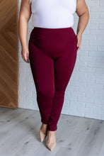 Load image into Gallery viewer, Magic Skinny 28&quot; Pants in Wine
