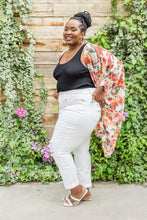 Load image into Gallery viewer, JUDY BLUE Mid-Rise Boyfriend Destroyed White Jeans
