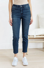 Load image into Gallery viewer, JUDY BLUE Mid-Rise Relaxed Fit Mineral Wash Jeans

