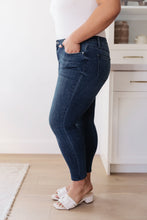 Load image into Gallery viewer, JUDY BLUE Mid-Rise Relaxed Fit Mineral Wash Jeans
