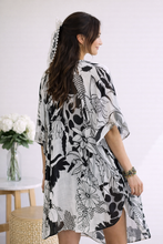 Load image into Gallery viewer, Monochrome Bloom Kimono
