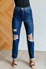 Load image into Gallery viewer, JUDY BLUE High Waist Rigid Magic Heavy Destroy Straight Jeans
