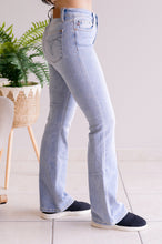 Load image into Gallery viewer, JUDY BLUE Mossline Thermal Bootcut Jeans
