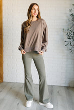 Load image into Gallery viewer, Quick Fix Mineral Wash Crew Neck Pullover in Mocha
