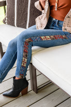 Load image into Gallery viewer, JUDY BLUE Rio Western Print Relaxed Jeans
