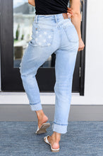 Load image into Gallery viewer, JUDY BLUE Sam Mid Rise Star Pocket Boyfriend Jeans
