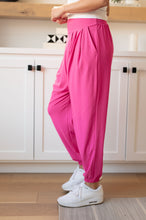 Load image into Gallery viewer, The Motive Slouch Jogger in Hot Pink
