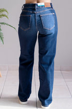 Load image into Gallery viewer, JUDY BLUE True Fit Straight Jeans
