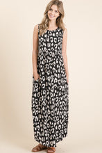 Load image into Gallery viewer, Leopard Maxi Dress with Pockets
