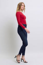 Load image into Gallery viewer, Judy Blue Heart Shaped Back Pockets Skinny Jeans
