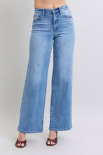 Load image into Gallery viewer, Judy Blue Wide Leg Jeans with Pockets
