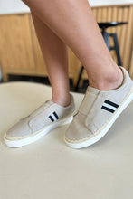 Load image into Gallery viewer, Striped Round Neck Sneakers
