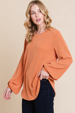 Load image into Gallery viewer, Long Sleeve Curved Hem Ribbed T-Shirt in Pumpkin
