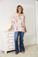 Load image into Gallery viewer, Floral Round Neck Three-Quarter Sleeve Top
