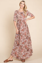 Load image into Gallery viewer, Printed Shirred Maxi Dress
