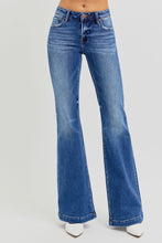 Load image into Gallery viewer, RISEN Low Rise Flare Jeans with Pockets
