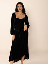 Load image into Gallery viewer, Sweetheart Neck Long Sleeve Midi Dress
