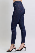 Load image into Gallery viewer, Judy Blue Heart Shaped Back Pockets Skinny Jeans
