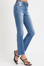 Load image into Gallery viewer, RISEN Mid Rise Ankle Straight Jeans with Pockets
