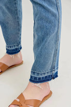 Load image into Gallery viewer, JUDY BLUE Mid Rise Rigid Magic Release Hem Jeans
