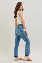 Load image into Gallery viewer, JUDY BLUE Mid Rise Rigid Magic Release Hem Jeans
