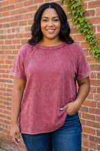 Load image into Gallery viewer, Vintage Vibe Ribbed Tee in Cabernet
