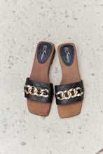 Load image into Gallery viewer, Stunning Vibes Square Toe Chain Detail Clog Sandal in Black
