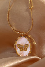 Load image into Gallery viewer, Fluttering Seashell Delight Necklace
