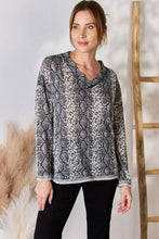 Load image into Gallery viewer, She&#39;s a Charmer Snakeskin V-Neck Long Sleeve Top
