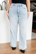 Load image into Gallery viewer, Brooke High Rise Control Top Vintage Wash Straight Jeans by Judy Blue
