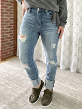 Load image into Gallery viewer, A Sunday Afternoon Judy Blue Skinny Jeans (Tall Friendly)
