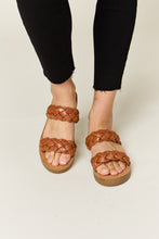Load image into Gallery viewer, Woven Dual Band Platform Sandals
